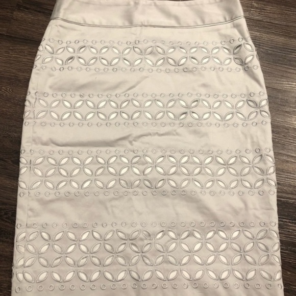 White House Black Market Eyelet Pencil Skirt - Picture 3 of 4